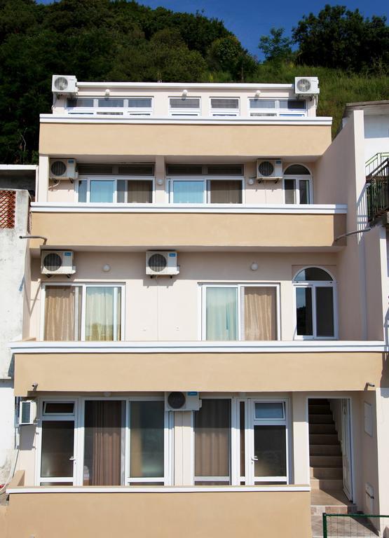 Sand And Sea Apartments อุลซิน ภายนอก รูปภาพ